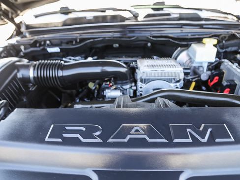 Used 2019 RAM 1500 Laramie AWD/4WD image 24