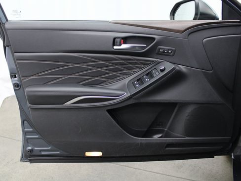 Used 2022 Toyota Avalon Limited w/ Advanced Safety Package image 11