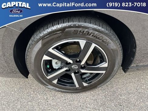 Used 2025 Nissan Sentra SV FWD image 13