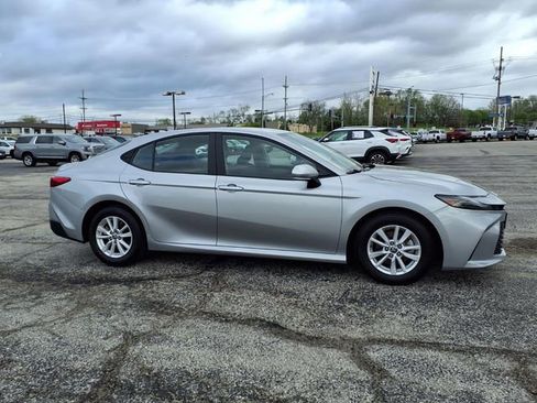 Used 2025 Toyota Camry LE FWD image 11