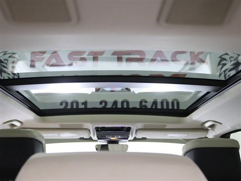 Used 2019 Land Rover Range Rover Sport HSE Dynamic image 15