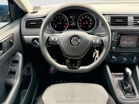 Used 2017 Volkswagen Jetta S image 16