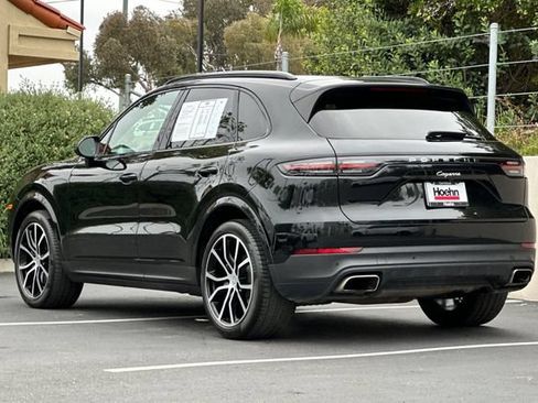 Used 2023 Porsche Cayenne AWD/4WD image 3
