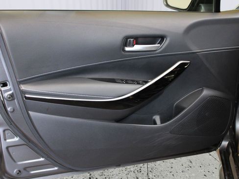 Used 2021 Toyota Corolla XSE FWD image 45