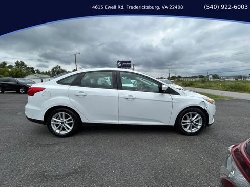 Used 2018 Ford Focus SE FWD image 6