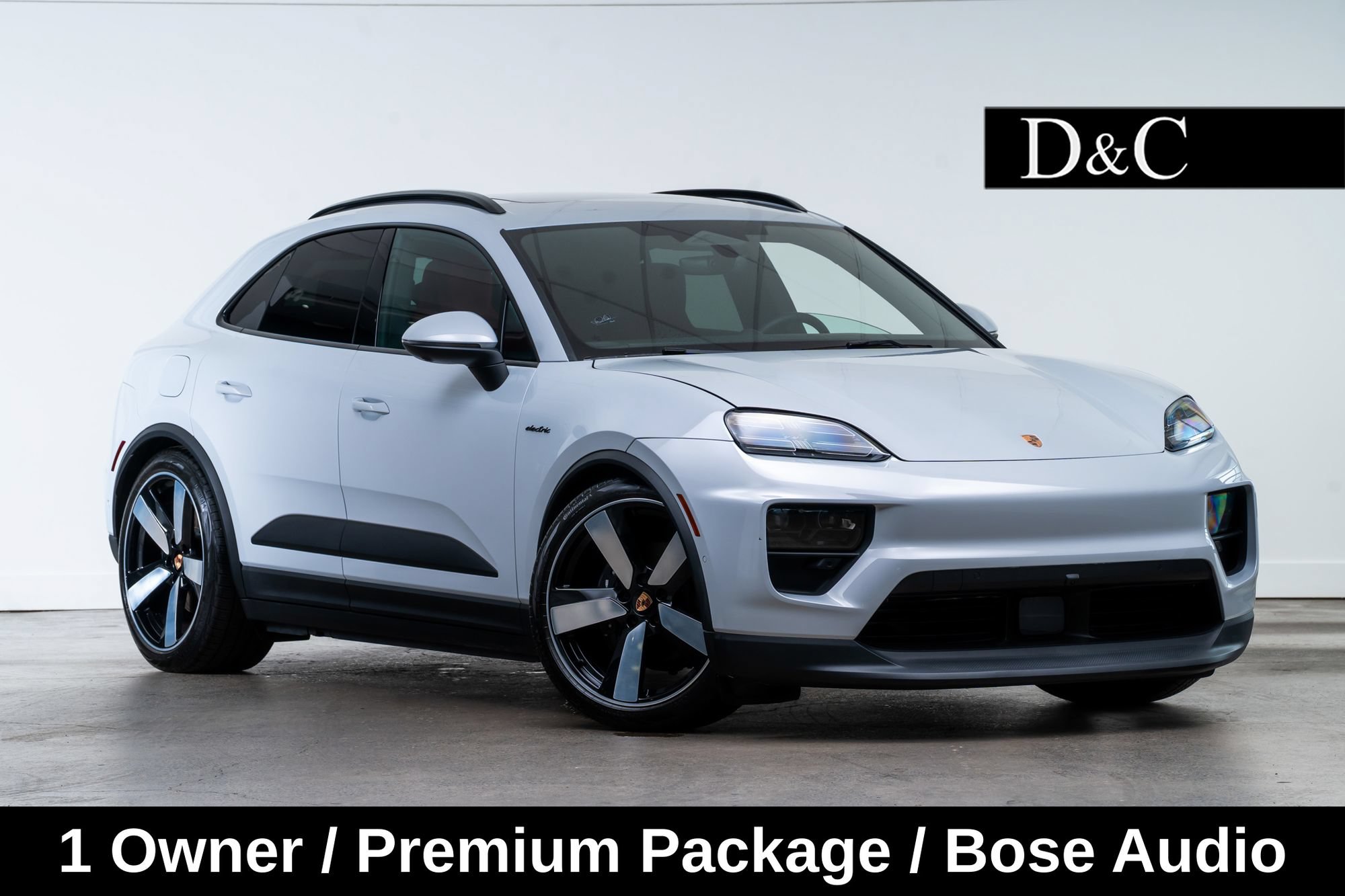 Used 2025 Porsche Macan 4 Electric w/ Premium Package AWD/4WD image 1