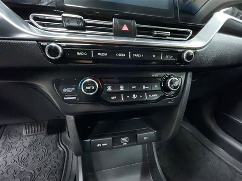 Used 2022 Kia Niro EX w/ Cold Weather Package image 16