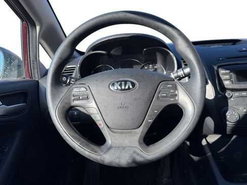 Used 2018 Kia Forte LX image 12