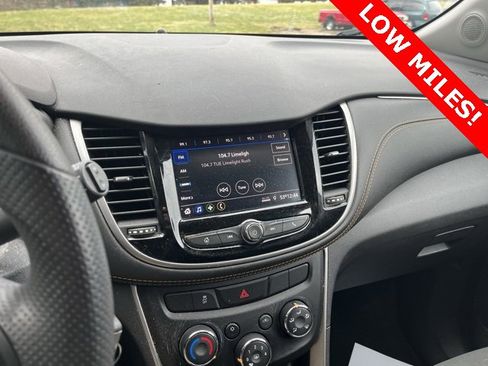 Used 2021 Chevrolet Trax LS w/ Tint and Cruise Package image 15