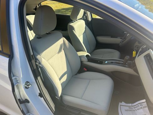 Used 2020 Honda HR-V LX image 15