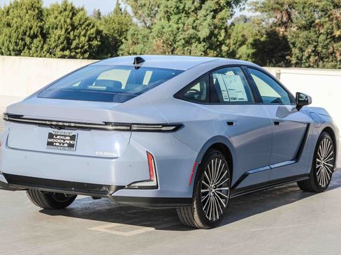 New 2026 Lexus ES 350e FWD image 4