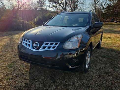 Used 2015 Nissan Rogue S w/ Convenience Package image 1