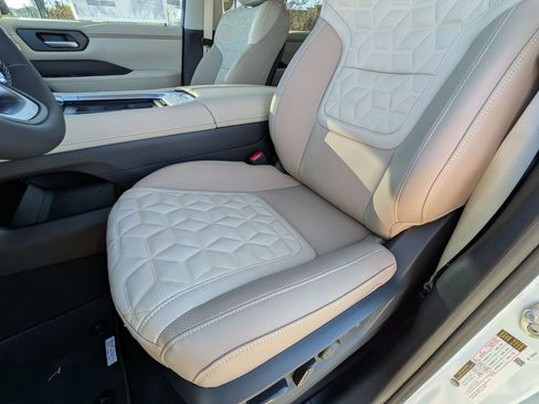 New 2026 Nissan Armada Platinum Reserve image 13