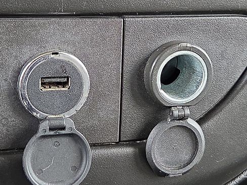 Used 2017 GMC Savana 3500 LT w/ LT Preferred Equipment Group image 21