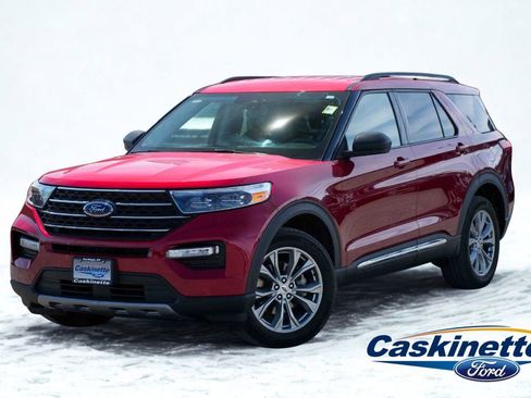 Used 2023 Ford Explorer XLT w/ Equipment Group 202A AWD/4WD image 1