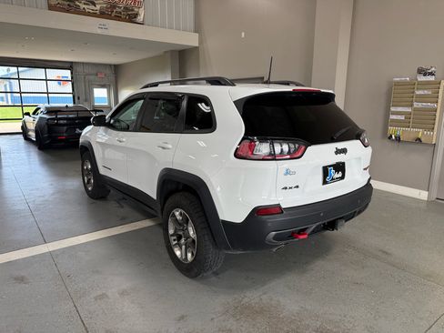 Used 2019 Jeep Cherokee Trailhawk w/ Cold Weather Group AWD/4WD image 5