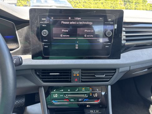Used 2025 Volkswagen Jetta SE FWD image 25