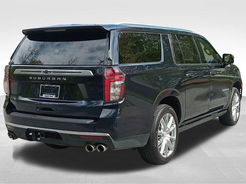 Used 2021 Chevrolet Suburban High Country image 3