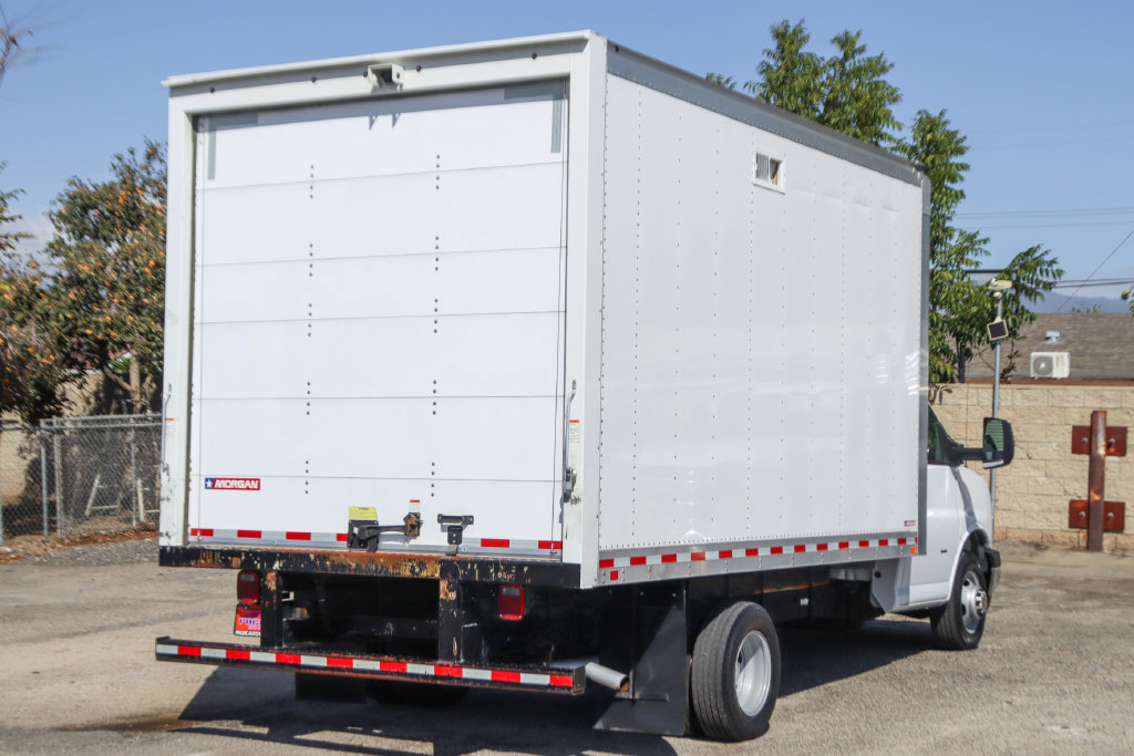 Used 2020 Chevrolet Express 3500 w/ Chrome Appearance Package RWD image 9