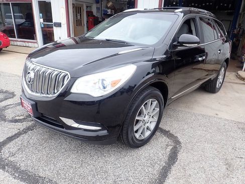 Used 2017 Buick Enclave Convenience FWD image 2