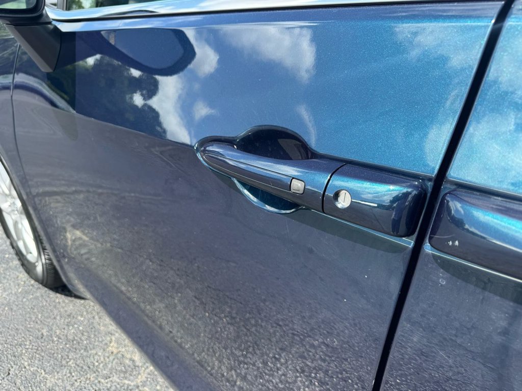 Used 2023 Chrysler Pacifica Touring-L FWD image 11