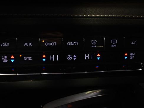 Used 2023 Buick Envision Avenir image 33