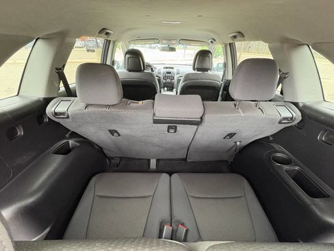 Used 2012 Kia Sorento LX w/ Third Row Pkg image 25