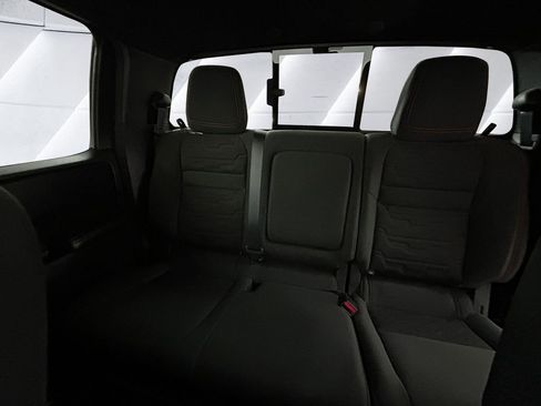 Used 2025 Nissan Frontier PRO-4X AWD/4WD image 18