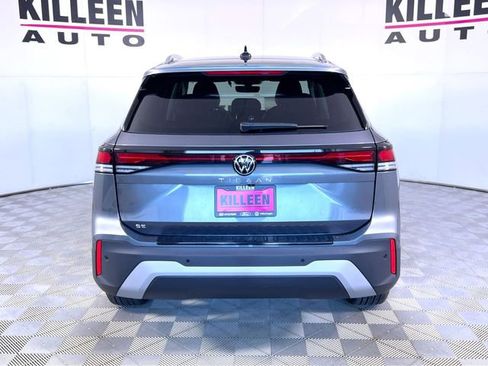 New 2025 Volkswagen Tiguan SE image 6