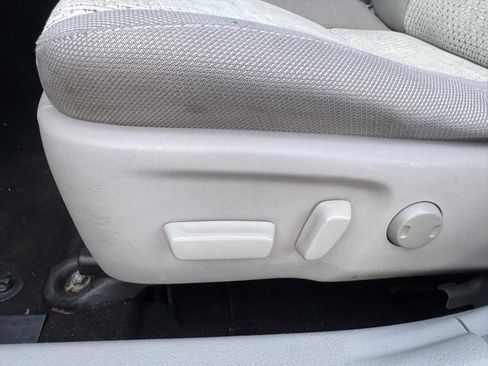 Used 2014 Toyota Camry LE FWD image 18