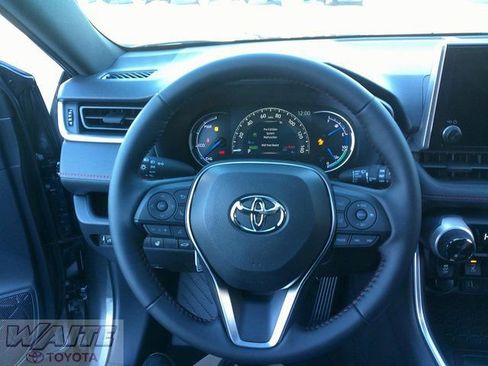 New 2025 Toyota RAV4 SE image 10