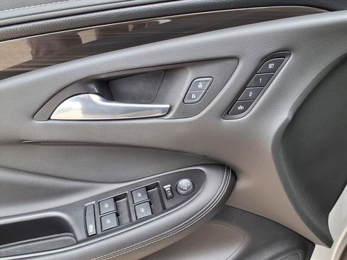 Used 2019 Buick Envision Essence image 22