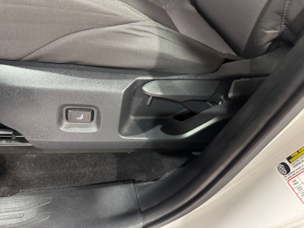 Used 2025 Toyota Tacoma SR RWD image 18