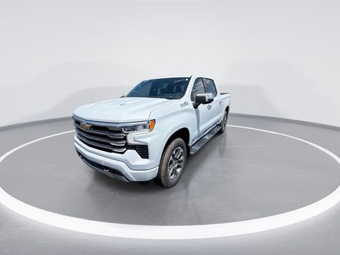New 2026 Chevrolet Silverado 1500 High Country w/ Technology Package AWD/4WD image 4