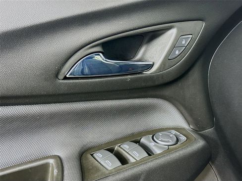 Used 2023 Chevrolet Equinox RS AWD/4WD image 18