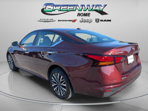 Used 2025 Nissan Altima 2.5 SV AWD/4WD image 5