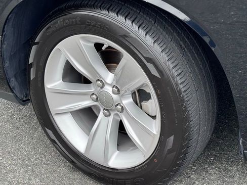 Used 2023 Dodge Challenger SXT image 37