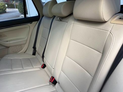 Used 2012 Volkswagen Jetta TDI image 9