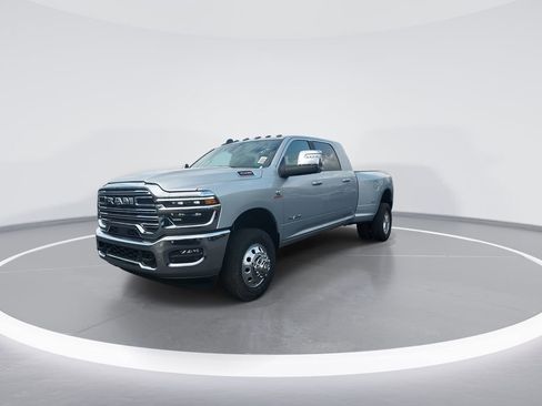 New 2026 RAM 3500 Laramie AWD/4WD image 4