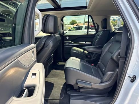 Used 2025 Lincoln Navigator L Reserve AWD/4WD image 24