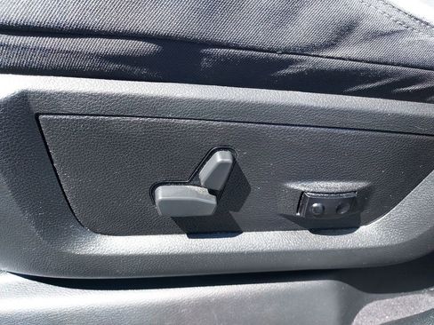 Used 2021 RAM 2500 Big Horn w/ Level 1 Equipment Group image 18