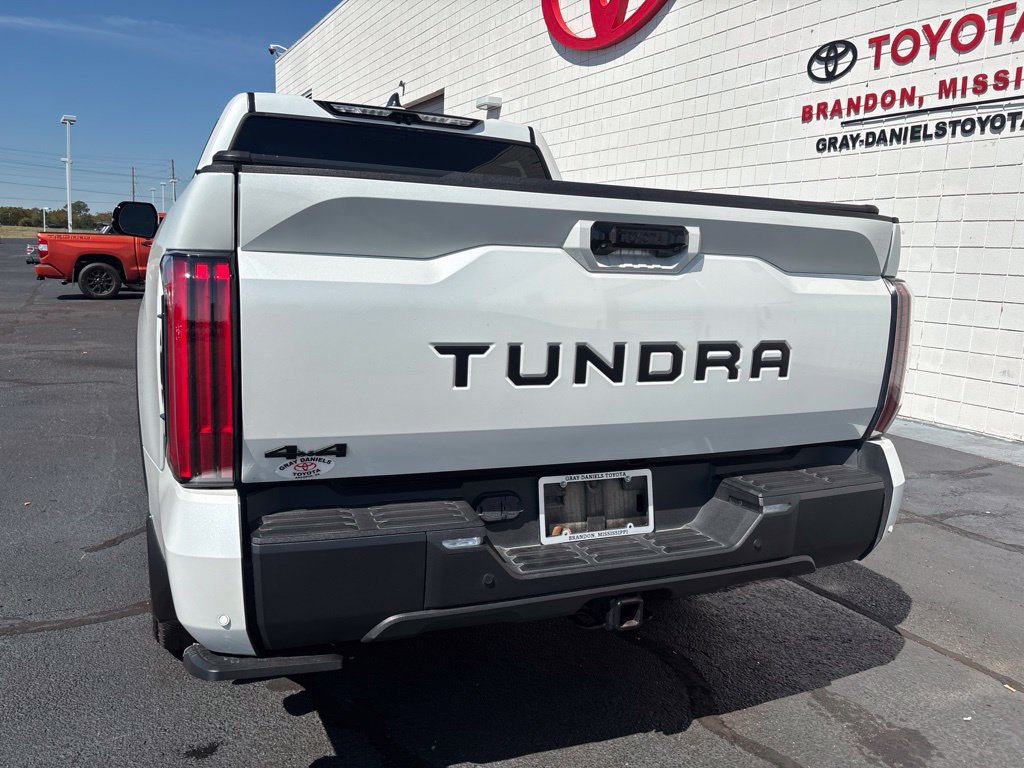 Used 2025 Toyota Tundra Limited AWD/4WD image 31