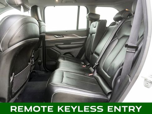 Used 2023 Jeep Grand Cherokee Limited w/ Luxury Tech Group II image 9