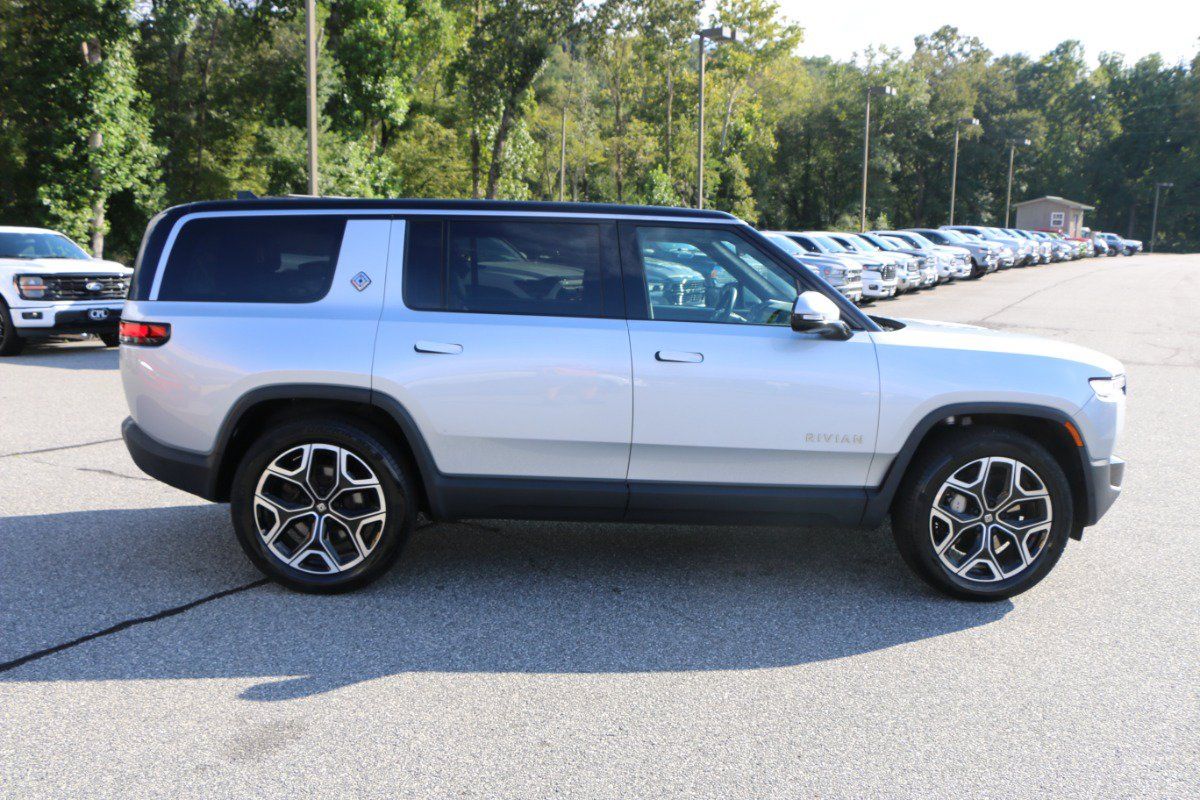 Used 2025 Rivian R1S Adventure Dual AWD/4WD image 9
