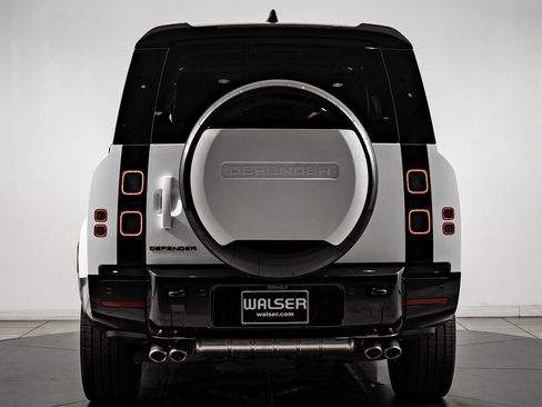 New 2026 Land Rover Defender 130 V8 image 11