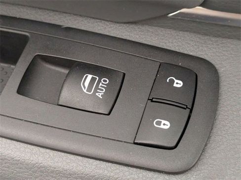 Used 2020 RAM 1500 Classic Warlock w/ Electronics Group image 30