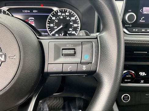 Used 2023 Nissan Rogue SV image 19