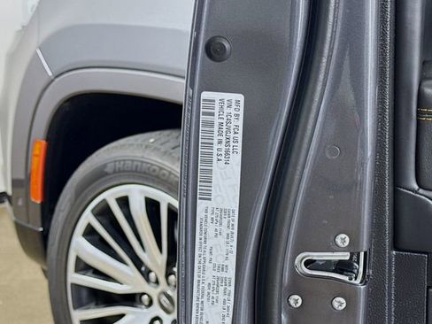 Used 2022 Jeep Grand Wagoneer Series III image 35