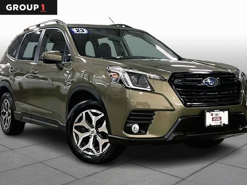 Used 2023 Subaru Forester Premium image 3