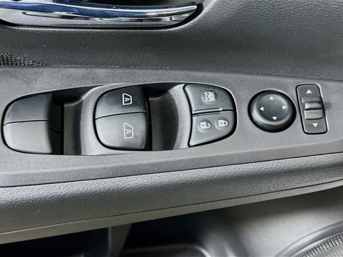 Used 2024 Nissan Kicks SV image 15